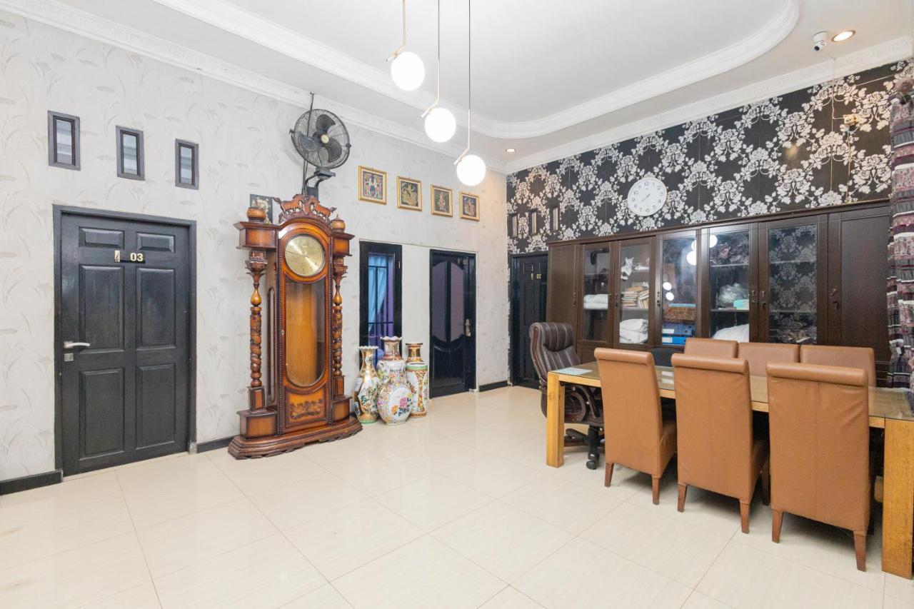 Boss Residence Serang Mitra Reddoorz Buitenkant foto